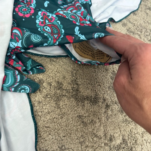 Women’s plus size tummy control swimsuits - Picture 12 of 14